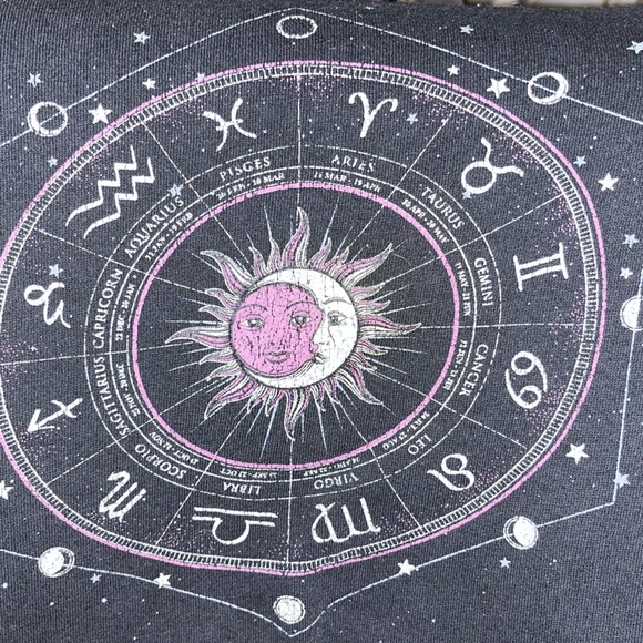 Forever 21 Astrology crewneck sweatshirt                    SIZE MEDIUM - Picture 3 of 7